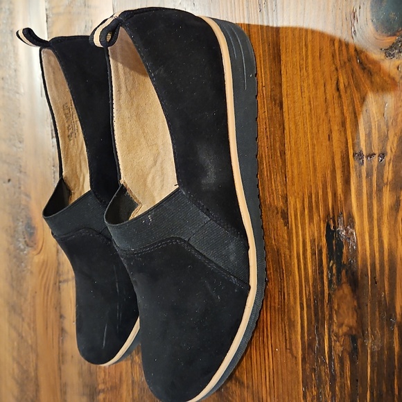 SOUL BY NATURALIZER SUEDE LOW WEDGE LOAFER main image 9